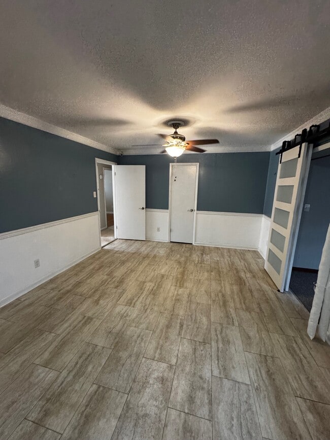 Building Photo - 114 Windsor Dr