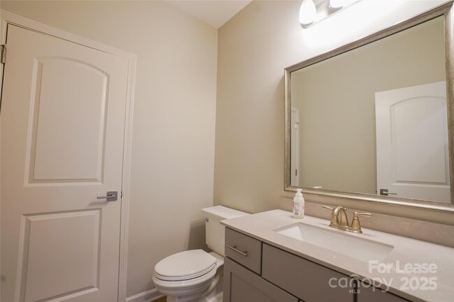 Building Photo - 16126 Flame Azalea Ct