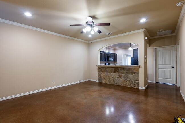 Building Photo - 429 Momma Bear Dr