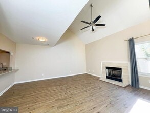 Building Photo - 13405 Shady Knoll Dr