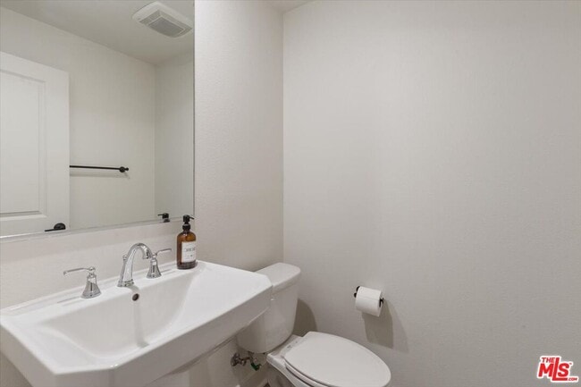 Building Photo - 12142 Blue Sky Ct