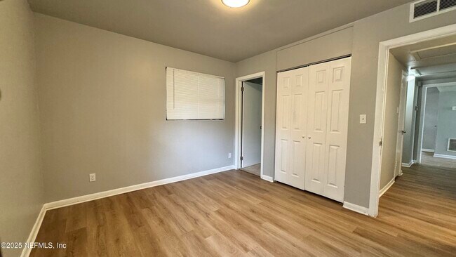 Building Photo - 804 La Marche Dr