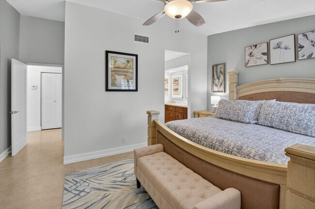 Building Photo - 5152 Golfview Ct