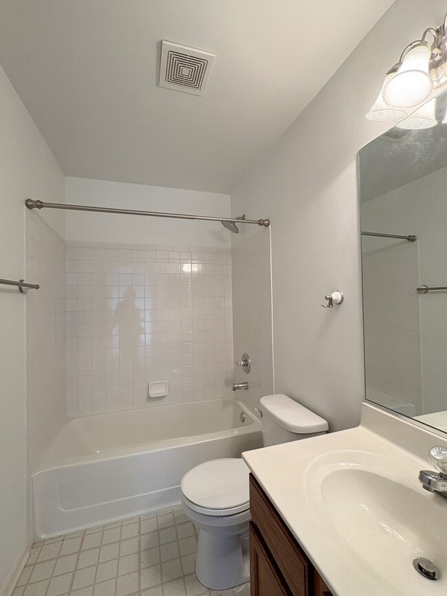 Building Photo - 2611 Cedar Glade Dr