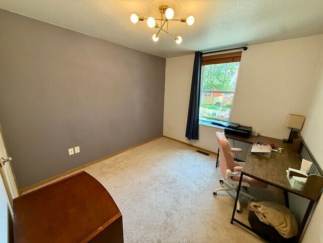 Building Photo - Pet-Friendly 2BR/2BA in Peaceful Canyon Creek Neighborhood