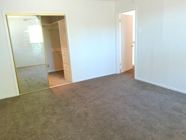 Building Photo - 4929 Cedar Pass Dr