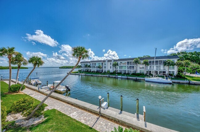 Building Photo - LUXURY LONGBOAT LIVING AT IT’S FINEST! AVA...