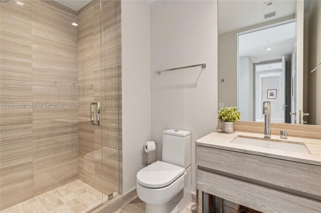 Building Photo - 18975 Collins Ave