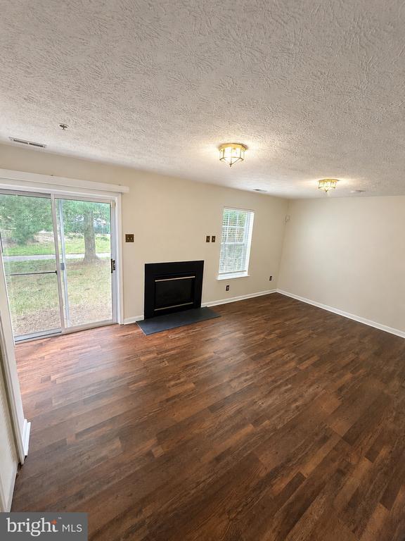 Building Photo - 16417 Eves Ct