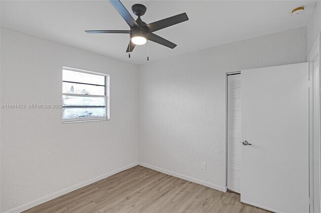 Building Photo - 14100 NW 24th Ct