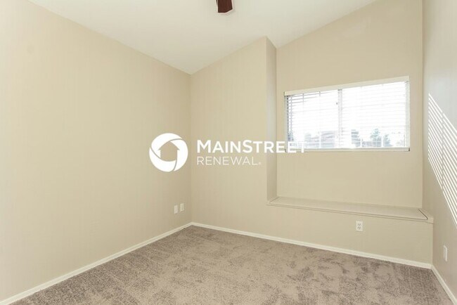 Building Photo - 4 Bedroom Pet-Friendly Home in Glendale, A...