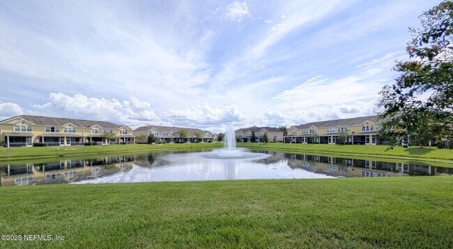 Building Photo - 6846 Roundleaf Dr