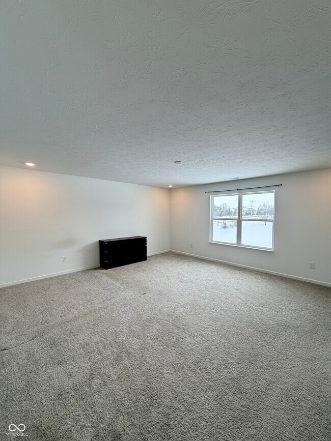 Building Photo - 1184 Lakeshore Dr