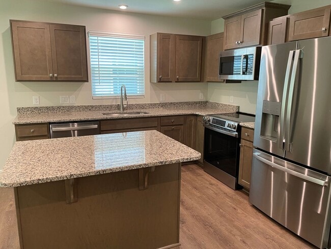 Building Photo - 3 Bedroom 2 Bathroom House In Hickman's Cr...