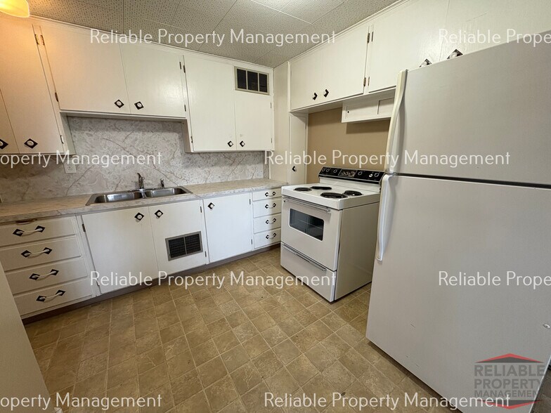 Building Photo - 972 I St