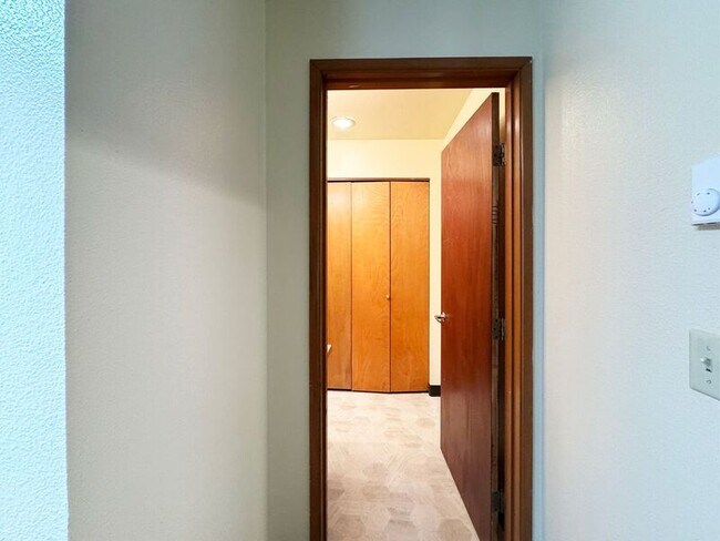 Building Photo - 2077 Lemuria St