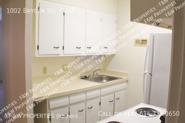 Building Photo - 1002 Bryden Rd