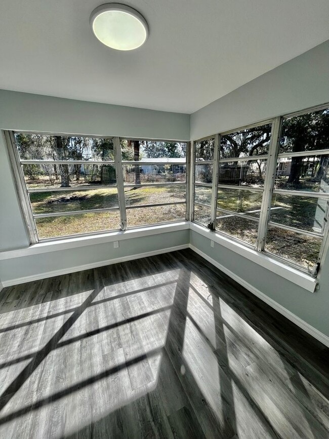 Building Photo - HUGE Ridge Manor/Dade City 3BR/2BA Home with Wide Open Floor Plan!!!