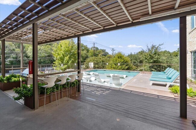 Building Photo - 1900 Barton Springs Rd