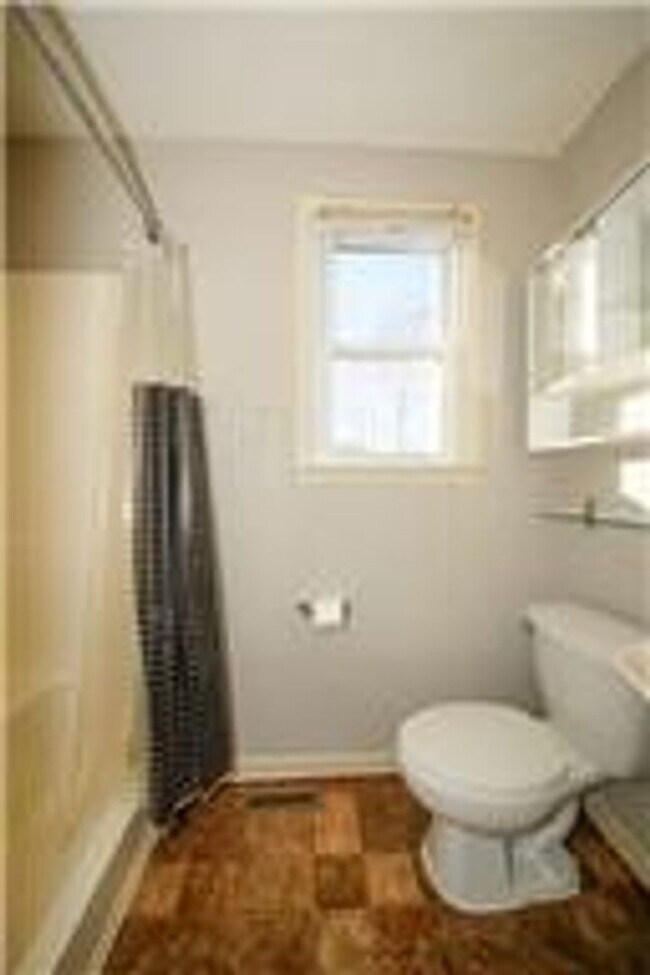 Building Photo - 309 Andrew Dr