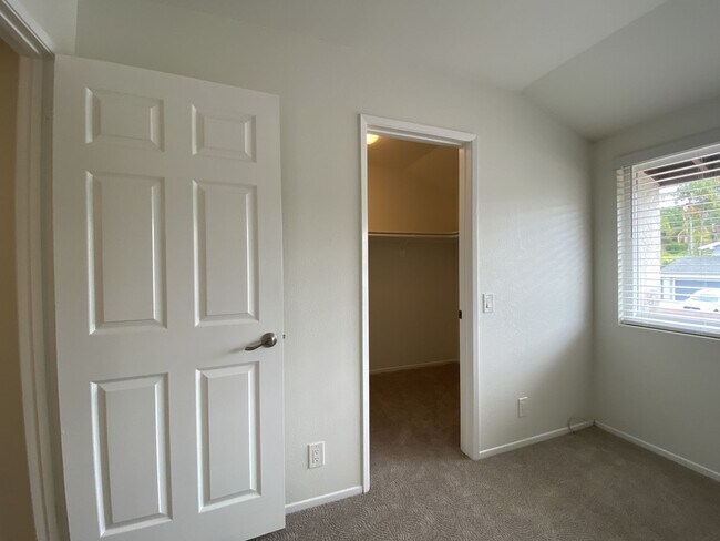 Building Photo - Spacious Home in La Costa with Nice View!!
