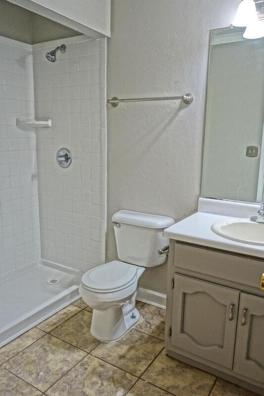 Building Photo - 242 Saddle Rock Ct