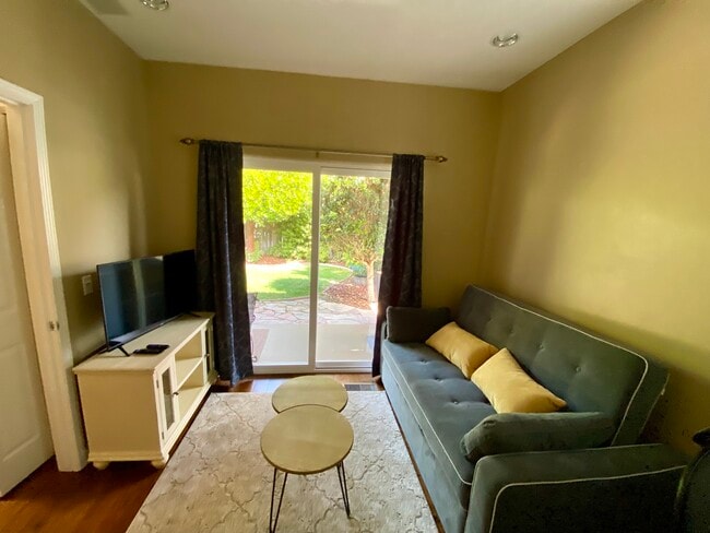 Building Photo - 1615 Costa del Sol