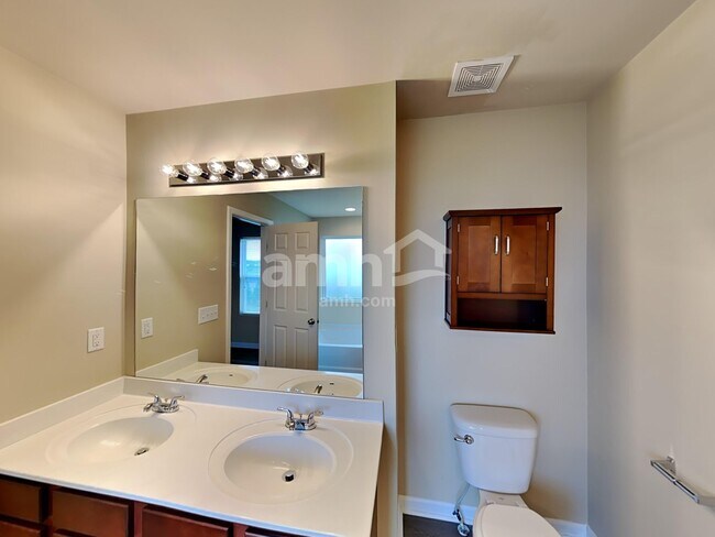 Building Photo - 1040 Fulman Rd