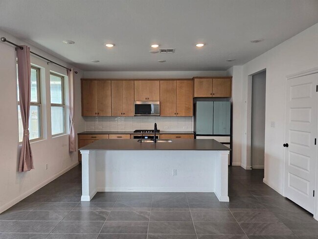 Building Photo - 348 Fluttermill Loop