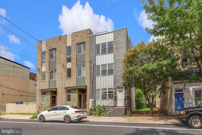 Building Photo - 2464 Frankford Ave