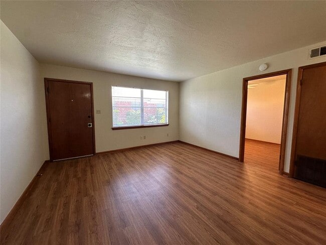 Building Photo - 500 Stinson St