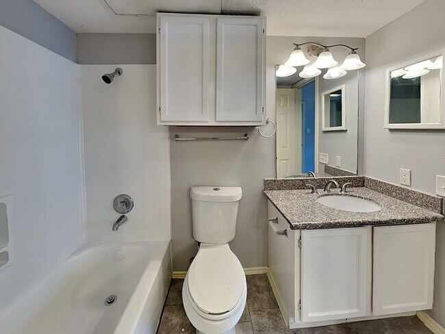 Building Photo - 6108 Abrams Rd