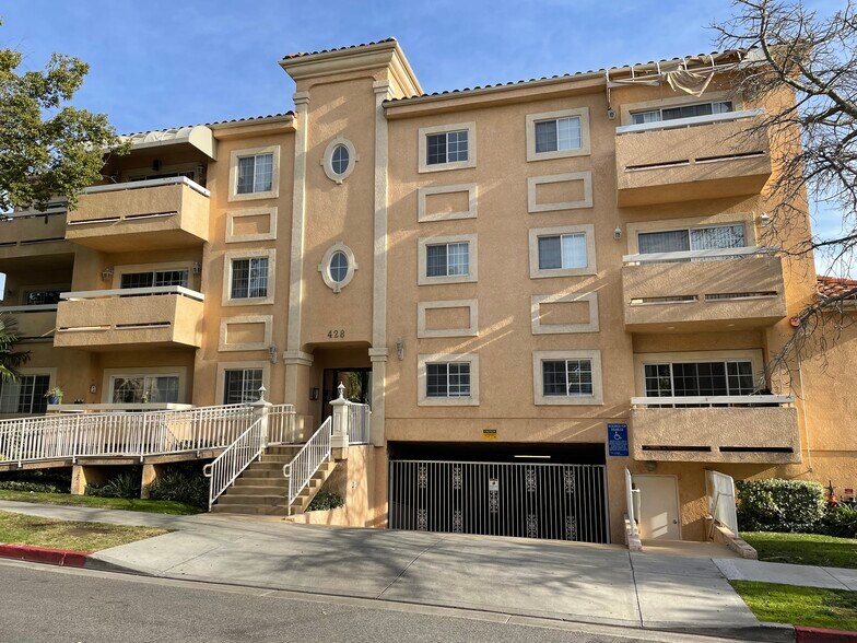 Building Photo - 428 E Santa Anita Ave