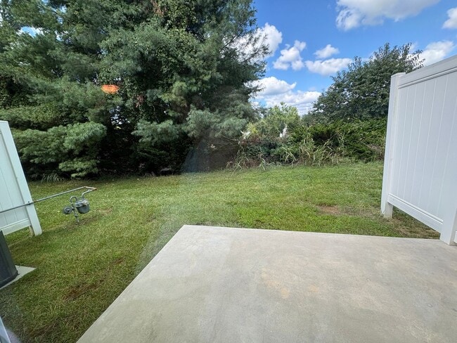 Building Photo - 730 Twisted Oak Dr NW