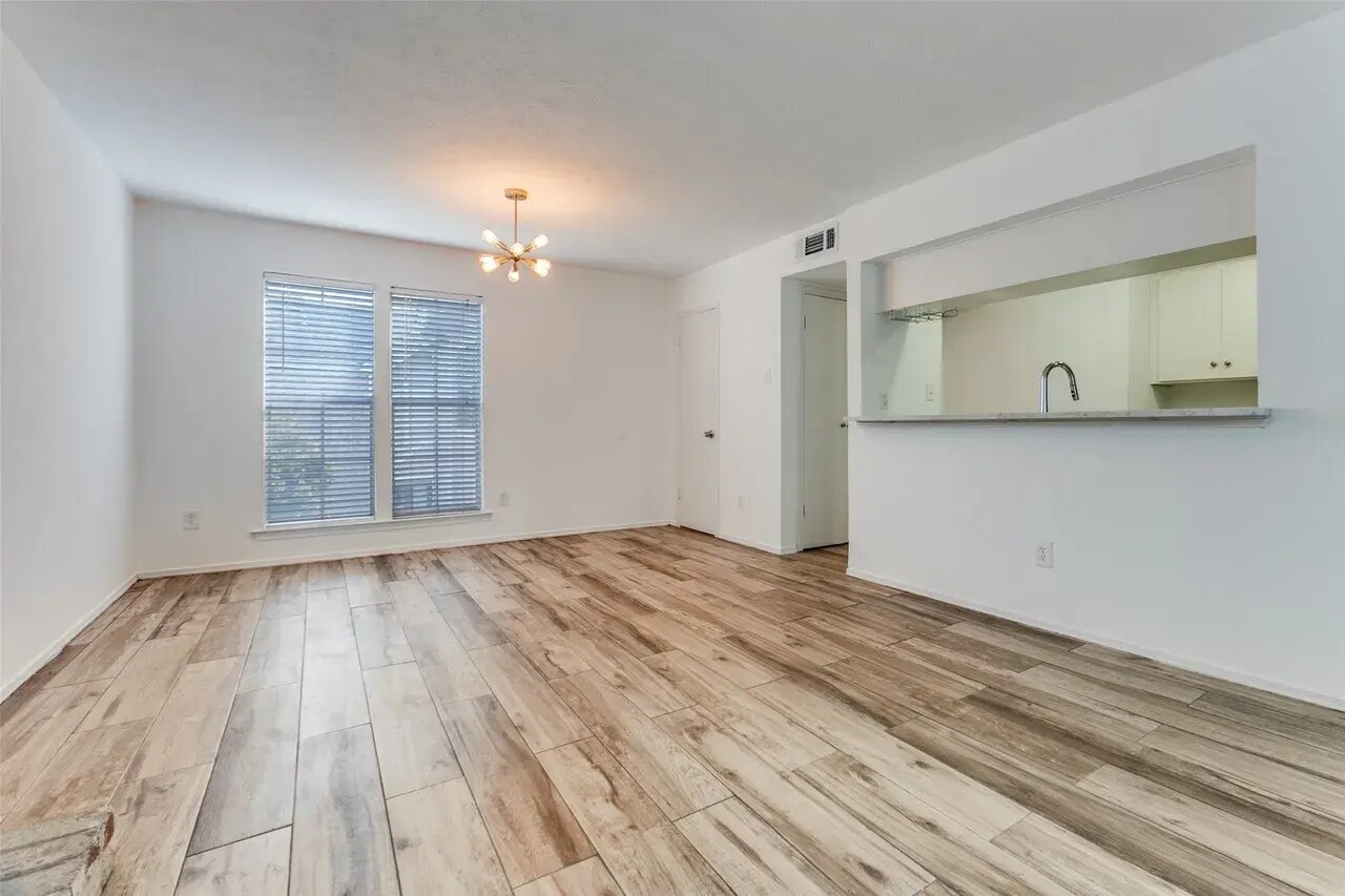 Building Photo - 5881 Preston View Blvd