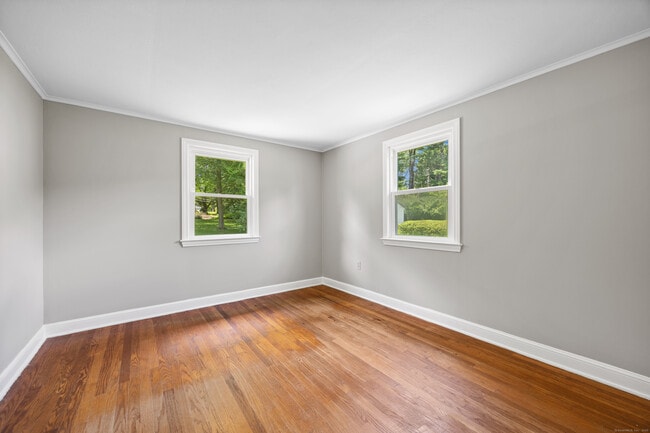 Building Photo - 27 Lathrop Dr