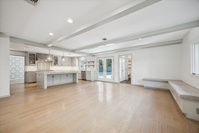 Building Photo - 547 3 Corners Dr