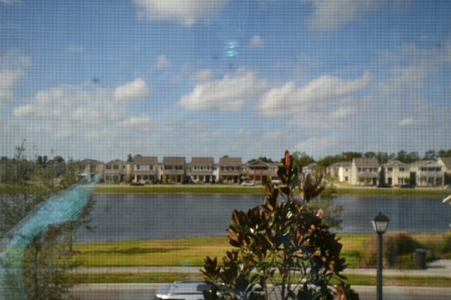 Building Photo - Gorgeous Lake View 3 BR 2.5 bath Luxury To...