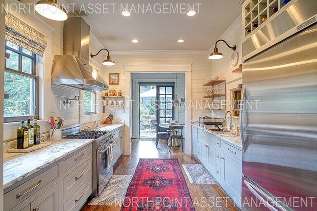 Building Photo - Welcome to a stunning home in Virginia Hig...