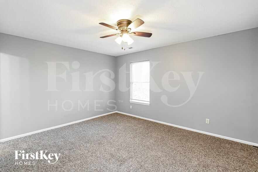 Building Photo - 5110 N Bellaire Ave