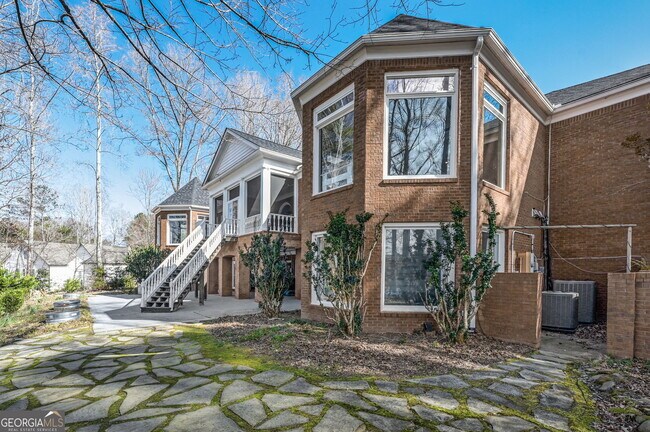 Building Photo - 300 Island Cove Dr