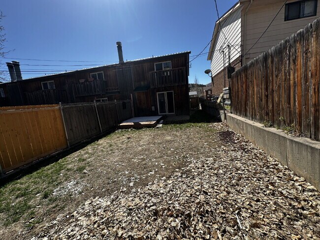 Building Photo - "Charming 2-Bed Retreat with Hardwood Floors in Golden, CO!"