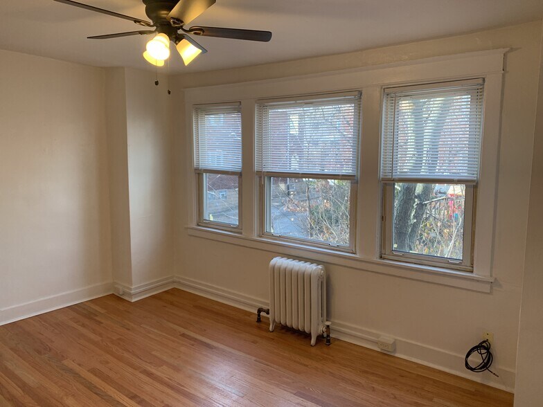 Building Photo - 5710 Beacon St