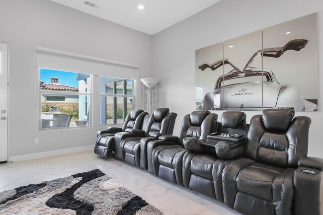 Building Photo - 81695-695 Thunder Gulch Way