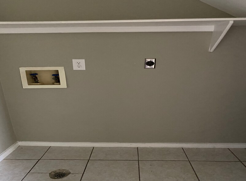 Building Photo - 8911 McPherson Rd