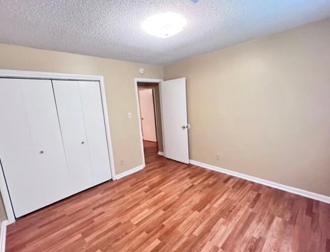 Building Photo - 429 Fieldbrook Dr