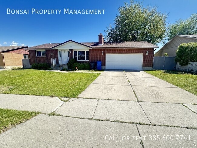 Building Photo - 2291 Longmeadow Dr