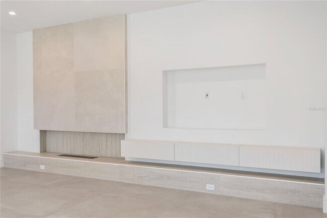 Building Photo - 3010 W Trilby Ave