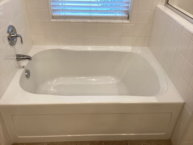 Building Photo - 6319 E Creek View Ln