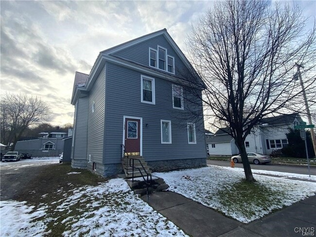 Building Photo - 1628 State St